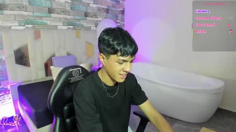 Snapshot of damian_tay chatting on 5, 5, 2026 damian_tay online show from 5, 5, 2026