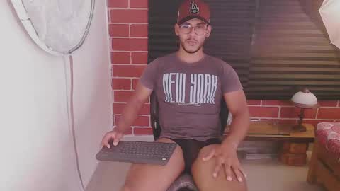 Snapshot of damiann_rees chatting on 15, 1, 2025 instagram damiannreed. online show from 15, 1, 2025