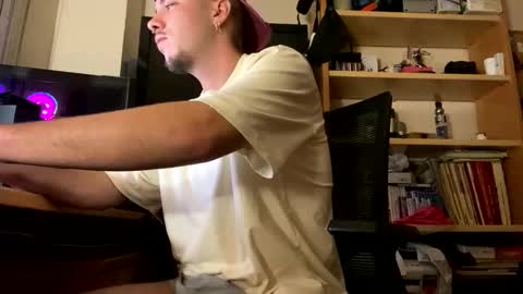 Snapshot of damncore chatting on 11, 10, 2025 damncore online show from 11, 10, 2025