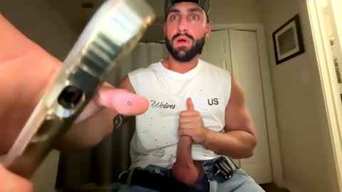 Snapshot of damnimhandsome25 chatting on 15, 2, 2025 Clyde online show from 15, 2, 2025