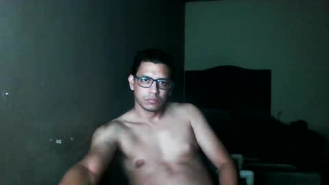 Snapshot of damnsexy0102 chatting on 25, 10, 2025 DamnSexy0102 online show from 25, 10, 2025