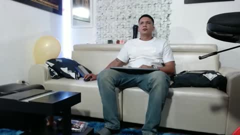 damyan_2003 online show from 26, 1, 2025