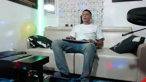 damyan_2003 online show from 26, 1, 2025