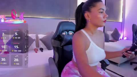 D A N A  online show from 17, 7, 2026
