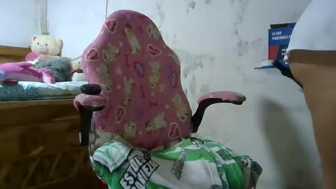 Snapshot of danae01 chatting on 19, 4, 2026 danae01 online show from 19, 4, 2026