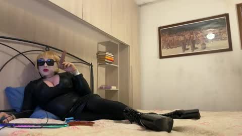 danastone_livingdoll online show from 14, 12, 2024