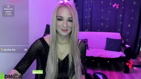 Snapshot of dances_queen chatting on 15, 5, 2026 dances_queen online show from 15, 5, 2026