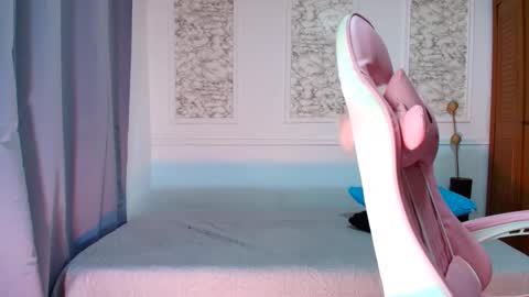 Danella Houston online show from 28, 10, 2025