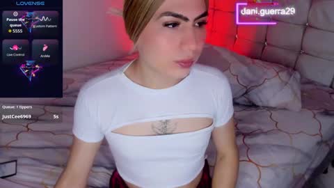 Snapshot of dani_lovet1 chatting on 9, 10, 2025 dani online show from 9, 10, 2025