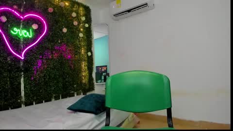 dani_lue online show from 2, 12, 2024