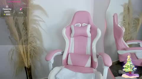 Snapshot of dania_jade_ chatting on 4, 12, 2024 Hello my name is Dania online show from 4, 12, 2024