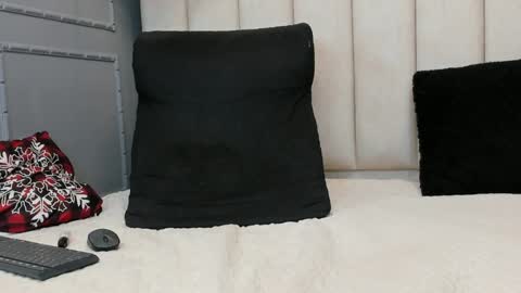 Snapshot of dania_moore_ chatting on 17, 12, 2024 JANE online show from 17, 12, 2024