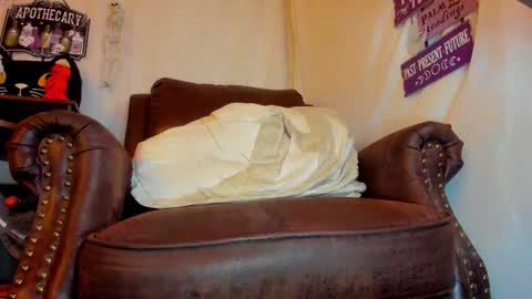 Snapshot of danidollxxx chatting on 30, 10, 2025 danidollxxx online show from 30, 10, 2025