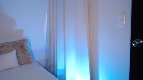 Snapshot of daniela_valencia chatting on 8, 10, 2025 Lucia online show from 8, 10, 2025