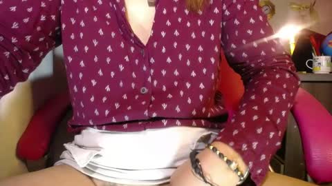 Snapshot of danielle_rose_ chatting on 15, 4, 2026 Angie online show from 15, 4, 2026