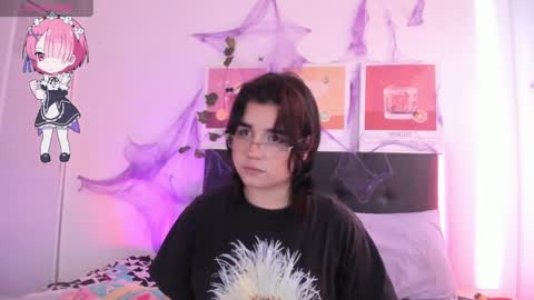 Snapshot of daniellesins_ chatting on 20, 10, 2025 online show from 20, 10, 2025