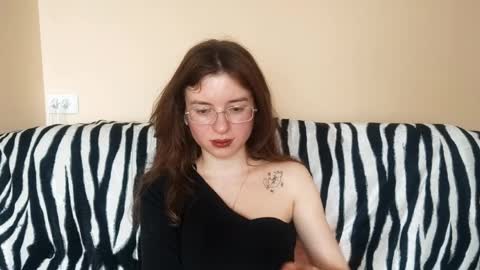 Mia online show from 7, 4, 2026