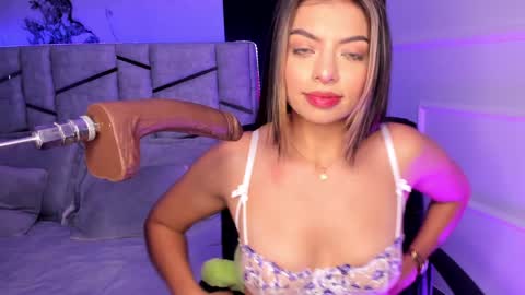 Dani Phonenix online show from 3, 2, 2025