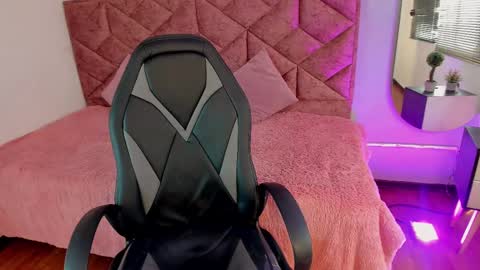 danix_coruscans online show from 20, 1, 2025