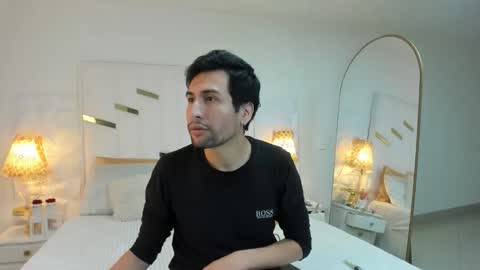 Vanilla Red online show from 1, 10, 2025