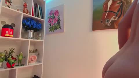 Pau online show from 26, 2, 2026