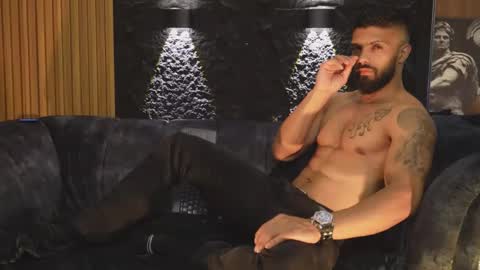 Snapshot of dann_saenz chatting on 26, 10, 2025 Dann saenz online show from 26, 10, 2025