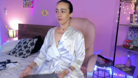 Dannacastle online show from 5, 2, 2025