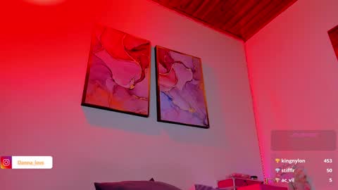 Danna Lovs online show from 2, 1, 2025