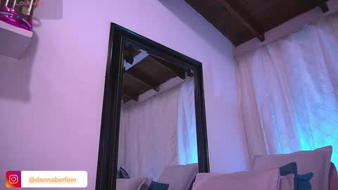 Danna Berlin  online show from 8, 9, 2025