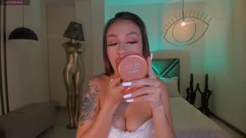 Danna Cruz  online show from 17, 12, 2024