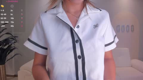 Danna Cruz  online show from 22, 1, 2025