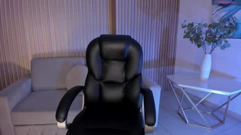 Danna Cruz  online show from 14, 10, 2025