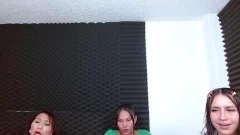 Snapshot of dannamomcerrat chatting on 5, 12, 2024 dannamomcerrat online show from 5, 12, 2024