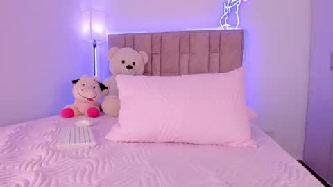 danna  online show from 2, 3, 2025