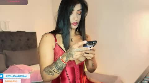 Danna Wells online show from 12, 10, 2025