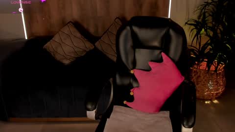  Dannie  online show from 1, 2, 2025