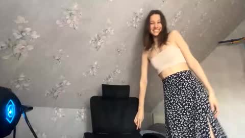Snapshot of daphinerayman chatting on 27, 10, 2025 Mila online show from 27, 10, 2025