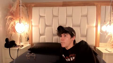 daphne_and_roger online show from 20, 9, 2025