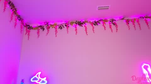 Daphne Madison online show from 5, 11, 2025