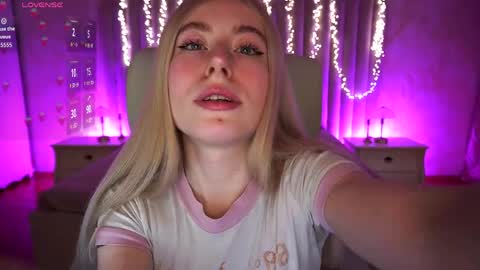 Snapshot of dariadelly chatting on 8, 4, 2026 dariadelly online show from 8, 4, 2026
