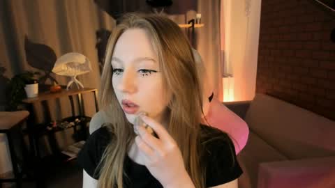 Daria Tate online show from 22, 3, 2026