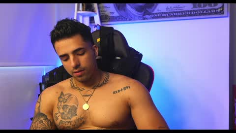 Darius Phoenix  online show from 3, 2, 2025