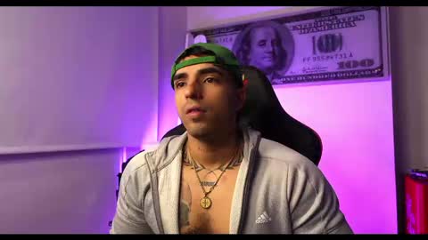 Darius Phoenix  online show from 14, 2, 2025