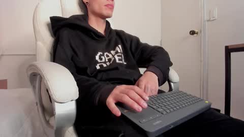 dark_sun333 online show from 14, 9, 2025