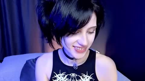 Snapshot of dark_vamp_ chatting on 8, 11, 2025 Vamp online show from 8, 11, 2025