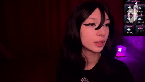 Snapshot of darkfirenight chatting on 2, 2, 2025 Yuu online show from 2, 2, 2025