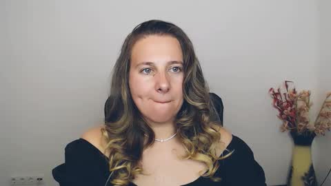 Snapshot of darklure_ chatting on 13, 9, 2025 Anna online show from 13, 9, 2025