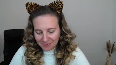 Snapshot of darklure_ chatting on 14, 10, 2025 Anna online show from 14, 10, 2025