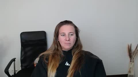 Snapshot of darklure_ chatting on 31, 10, 2025 Anna online show from 31, 10, 2025