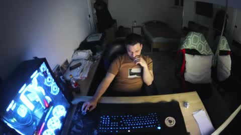 darkschneider_ online show from 17, 2, 2025